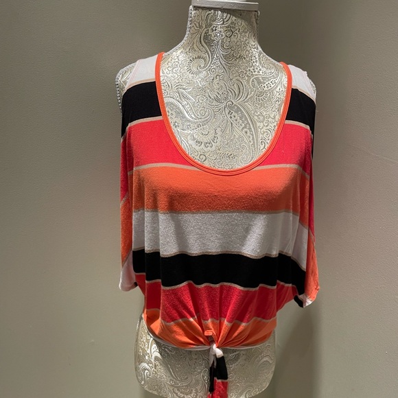 BEBE WOMENS STRIPED COLD SHOULDER TOP SIZE SMALL CORAL BLACK WHITE TEE - Picture 7 of 11